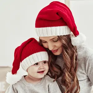 جديد الوالدين والطفل الدافئة محبوك مخصص شعار الاكريليك عيد الميلاد قبعات صغيرة للجنسين طفل الشتاء القبعات مع بوم