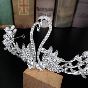 Fermaglio per Capelli a Forma di Cigno per Bambine, Tiara e Corona per Matrimonio, Accessorio Corona Floreale - Product Image 5