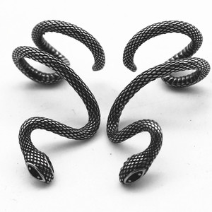 Pendientes con clip yunnique con forma de serpiente, joyería del zodiaco animal negra de acero y titanio para mujer, accesorio de moda sin perforación - Product Image 5