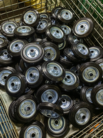 Roulette industrielle en caoutchouc solide directe d'usine de 6 pouces Roulettes montées sur le côté personnalisables OEM avec roues en fer galvanisé