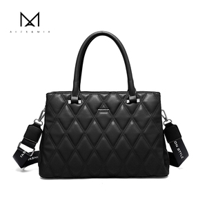 ALEX&<span class=keywords><strong>MIA</strong></span> Borsa Trapuntata da Donna, Capacità <span class=keywords><strong>Media</strong></span>, Resistente all'Acqua, Borsa da Ufficio, Borsa a <span class=keywords><strong>Tracolla</strong></span> con <span class=keywords><strong>Tracolla</strong></span> Regolabile, Casual - Product Image 3