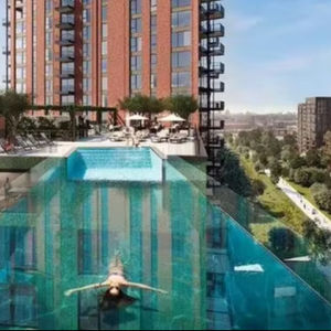 Cercado de acrílico de lujo para exteriores para piscinas: marco reforzado con bordes sin costuras, superficie no porosa de primera calidad, directo de fábrica - Product Image 1