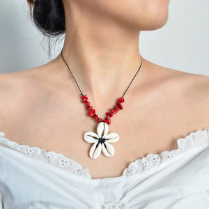 Gargantilla de virutas de ágata roja Natural hecha a mano con COLLAR COLGANTE de flor trenzada concha de playa de verano a la moda para mujer - Product Image 1