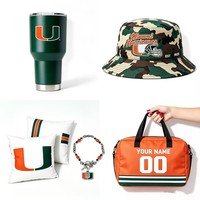 Ensemble cadeau thématique « All About the U » des Miami Hurricanes en gros, comprenant un chapeau bob, un bracelet, des boucles d'oreilles, un oreiller en forme de U et un sac fourre-tout