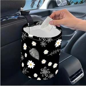 Accesorio Elegante y Funcional para el Interior del Automóvil: Portapañuelos Colgante con un Atractivo Estampado Floral - Product Image 2