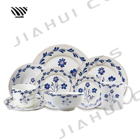 Ensemble de vaisselle en porcelaine chic embellissements de feuilles florales bleues exquises pour une splendeur de mariage intemporelle