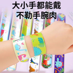 กำไลข้อมือซิลิโคนลายการ์ตูนไดโนเสาร์ ของเล่นเด็ก ปลอดสารพิษ เครื่องประดับเด็กเล็ก สำหรับเด็กผู้ชายและเด็กผู้หญิง - Product Image 2