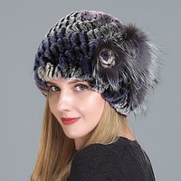 Topi dan Syal Musim Gugur dan Dingin Hangat Tebal Bulu Kelinci Rex Baru Motif Bunga Rubah Rajutan Jacquard Berlapis Ganda dengan Kancing untuk Dewasa.