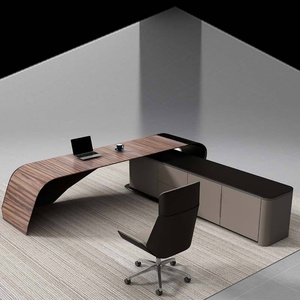 Bureau de direction de haute qualité avec armoires de rangement, plateau en mélamine, design italien classique pour PDG, 2025 - Product Image 1
