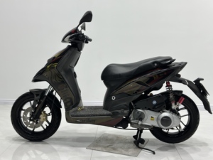 Scooter Moto Usato <span class=keywords><strong>Piaggio</strong></span> Typhoon SR MOTA RD150 150CC >80km/h di Qualità Superiore - Product Image 5