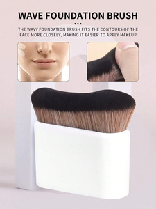 Pinceau de maquillage contour large couleur thé au lait, design en arc, <span class=keywords><strong>surface</strong></span> de contact utilisable comme brosse de nettoyage - Product Image 3
