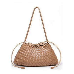กระเป๋าสะพายข้างผู้หญิงสุดฮิต สไตล์ฝรั่งเศส กระเป๋าถือสานลายตะกร้าผัก กระเป๋าสะพายไหล่แฟชั่นเก๋ไก๋  กระเป๋าใต้วงแขนสำหรับสาวๆ - Product Image 4