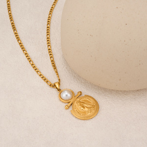 Reine Elizabeth <span class=keywords><strong>Victoria</strong></span> Pendentif Collier <span class=keywords><strong>Bijoux</strong></span> En Acier Inoxydable Plaqué Or 18K <span class=keywords><strong>Bijoux</strong></span> De Mode pour Femmes Colares Femeninos - Product Image 4