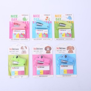 Mini grapadora para estudiantes, diseño de animales adorables, plástico, manual, 23/15 grapas, tamaño pequeño portátil con opciones de colores. - Product Image 4