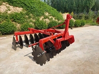 Herse à disques robuste montée sur tracteur avec moteur pour rizières et jardins potagers sur terres arides