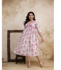 Vestido Midi Blanco y Rosa para Mujer, Diseño de Diseñador, con Cuello en V, Botones de Encaje, Mangas y Detalle de Ribete, Elegante, Casual y a la Moda - Product Image 1