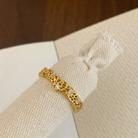 Messing Echtvergoldeter Offener Manschettenring Unregelmäßige Hohle Spitzenstruktur mit Zirkonia-Besatz Fingerring Damen Vintage Modeschmuck
