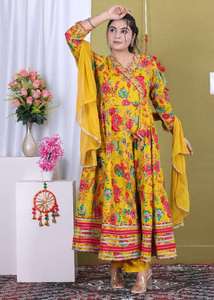 Nouvel ensemble ethnique en rayonne Angarkha, best-seller, avec pantalon Bada Ghera et dupatta, idéal pour les occasions festives - Product Image 2