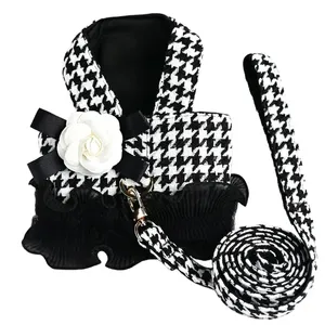 Fashion designer luxury dog harness Classic Harness leash Set With Flower Bowknot with plaid pattern pet supplies