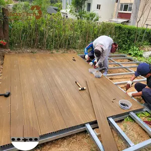 Bor bebas sekrup Modular, papan dek tanpa kelim komposit balkon ...... tekstur kayu disikat halaman belakang