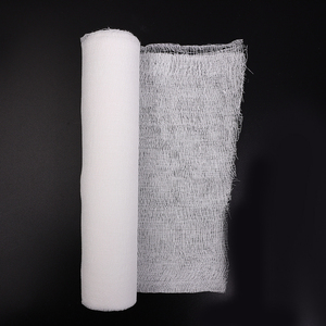 Rouleau de gaze extensible facile à utiliser de 90 cm x 5 m à 4 plis pour la fixation des bandages dans divers contextes médicaux - Product Image 6
