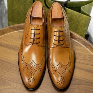 2025 Top Luxury Designer New High Quality British Carved Men's Office & Career <b>Pointed</b> Toe Leather Shoes - Product Image 1