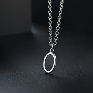 Collar ovalado de diseño geométrico minimalista, unisex, colgante artístico para suéter, joyería de color inalterable. - Product Image 3