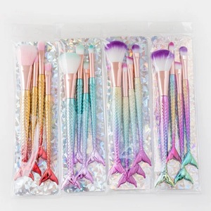 Ensemble de 4 pinceaux de maquillage sirène en gros <span class=keywords><strong>pas</strong></span> <span class=keywords><strong>cher</strong></span>, pinceaux de maquillage queue de poisson, pinceaux de maquillage colorés et doux, logo personnalisé, <span class=keywords><strong>pinceau</strong></span> <span class=keywords><strong>à</strong></span> paupières - Product Image 2