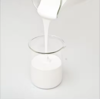 Adhésif à base d'eau/colle pour tube de papier à cigarettes