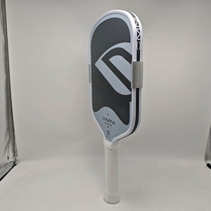 Paleta de Pickleball <span class=keywords><strong>SLK</strong></span> con Logotipo, Longada, Omni, Núcleo de Espuma de 16 mm, Resistente a Roturas, Núcleo de Espuma Gen 5, Superficie de Fibra de Carbono - Product Image 3