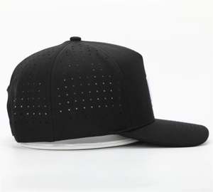 Casquette de baseball noire personnalisée avec broderie 3D, découpe laser, perforations, image, visière pré-courbée et réglable - Product Image 4