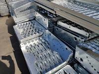 Grille de sécurité en métal perforé à dents de crocodile en aluminium Zhenyu pour escaliers antidérapants