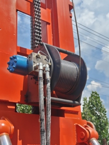 Plataforma de Perforación de Pozos de Agua UY200 de la Marca UNIQUE, 200m, con Motor Diésel, Sistema de Perforación Hidráulico Estable - Product Image 3
