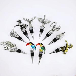 Divers bouchons <span class=keywords><strong>de</strong></span> bouteille <span class=keywords><strong>de</strong></span> vin rouge à <span class=keywords><strong>tête</strong></span> <span class=keywords><strong>de</strong></span> cerf Bouchons <span class=keywords><strong>de</strong></span> vin <span class=keywords><strong>de</strong></span> conservation ménagers fabriqués en vrac - Product Image 1