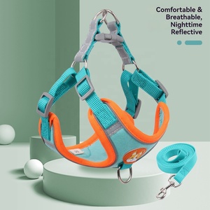 Ensemble Harnais et Laisse en Daim Souple et Maille pour Chien, Anti-Traction et Anti-Escape, <span class=keywords><strong>Gilet</strong></span> pour Animaux de Compagnie pour Chiens et Chats de Petite et Moyenne Taille, Idéal pour la Promenade - Product Image 2