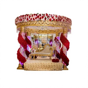 Mandaps de mariage contemporains modernes, Chuppah, Mandap de mariage moderne avec éclairage aux bougies, Décoration de Mandap de mariage indien Sydney Glam & Bold, Royaume-Uni - Product Image 1