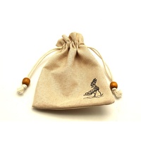 Kit de toilettage de barbe personnalisé avec logo : ciseaux de barbier, brosse à barbe, peigne en bois