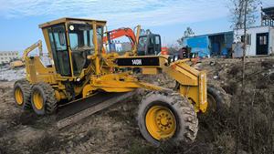 รถเกรดเดอร์มือสอง Caterpillar 140H นำเข้าจากญี่ปุ่น สภาพดี ชั่วโมงการทำงานต่ำ - Product Image 1
