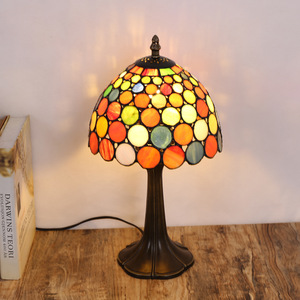 Lampe de table de style rétro européen, lampe de table décorative créative avec vitrail pour bureaux et chambres à coucher - Product Image 3