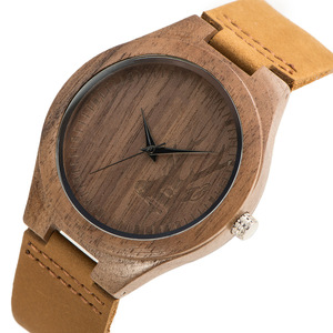Reloj de Madera Natural Clásico de Lujo con Motivo de Cabeza de Alce, Reloj de Madera para Hombre - Product Image 2