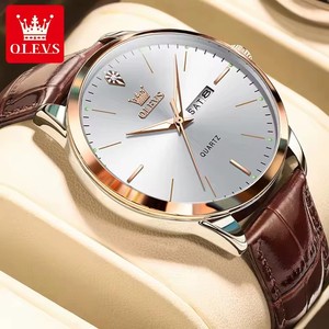 Reloj de Cuarzo OLEVS 2935 de Marca de Lujo OEM, Estilos Más Vendidos, Logotipo Personalizado, Correa de Cuero Genuino Luminosa con Calendario para Hombre - Product Image 4