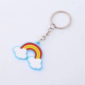 Porte-clés licorne en PVC souple arc-en-ciel, mini-animaux en peluche personnalisés et durables - Product Image 1