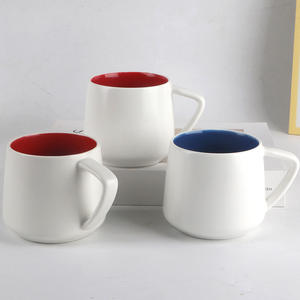 Taza de Cerámica Minimalista Nórdica, Blanca Mate por Dentro, Roja y Azul, Color Sólido, Juego de Tazas de Café para Regalo Empresarial, 50 Piezas por Bolsa - Product Image 1