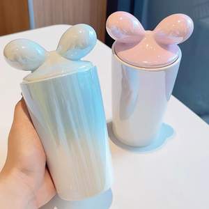 Tasse en céramique au design créatif avec nœud papillon, avec paille en verre, glaçure perlée, tasse à eau de bureau mignonne et élégante - Product Image 6