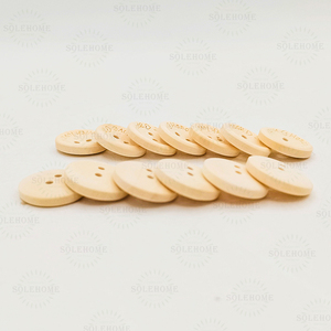 50 Bottoni <span class=keywords><strong>in</strong></span> <span class=keywords><strong>Legno</strong></span> Lucidato Durevoli con <span class=keywords><strong>Scritta</strong></span> 'Fatto a Mano' per Cucito, Uncinetto, Lavoro a Maglia, Scrapbooking, Progetti Artigianali da 20mm - Product Image 5