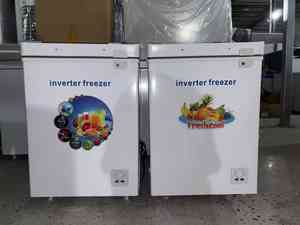 Congélateur coffre hybride <span class=keywords><strong>solaire</strong></span> <span class=keywords><strong>unique</strong></span> à entraînement direct PV 10V-50VDC 68-258L Adaptateur AC DC Portable Hors réseau Économie d'énergie - Product Image 5