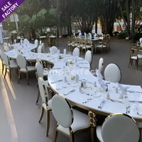 Table de dîner en acier inoxydable ODM avec plateau blanc en forme de serpentine, mobilier de mariage de luxe tendance
