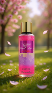 Brume pour le corps Velvet Petals de Bath & Body Works, 250 ml, parfum floral pour femmes - Product Image 2