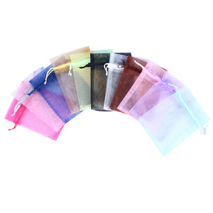 Stock en gros de pochettes en <span class=keywords><strong>organza</strong></span> colorées pour cadeaux de mariage, emballage de bijoux, sac à cordon, <span class=keywords><strong>sachet</strong></span>, logo, recyclable, violet, rose, blanc, <span class=keywords><strong>rouge</strong></span> - Product Image 3