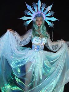 زي رقص شرقي للكبار بتصميم ندفة الثلج المضيئة الملونة من فيلم فروزن لعيد الميلاد، مصنوع من البوليستر 100% - Product Image 3